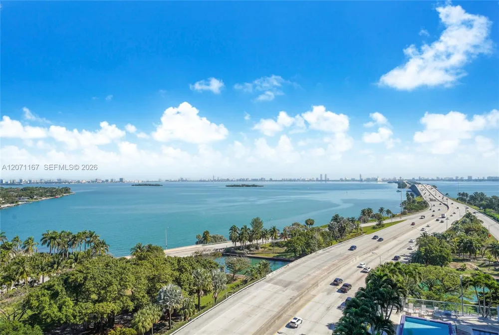 601 NE 36th St #1106 Miami, FL 33137