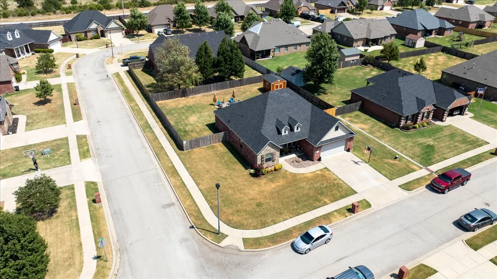 5402 Aspen Avenue Bartlesville, OK 74006