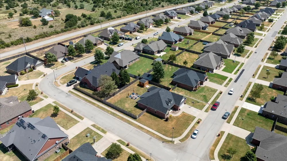 5402 Aspen Avenue Bartlesville, OK 74006