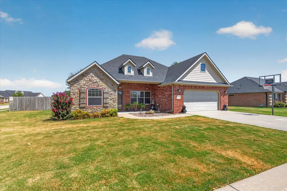 5402 Aspen Avenue Bartlesville, OK 74006
