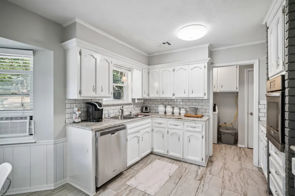 710 Martin Circle Sand Springs, OK 74063