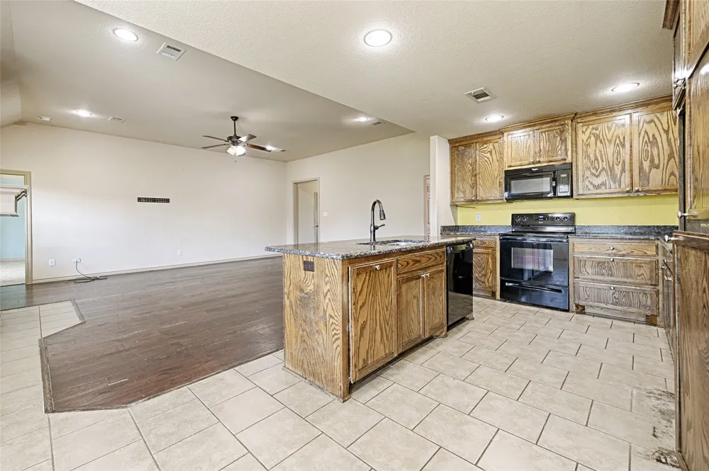 307 W Alene Drive Mabank, TX 75147