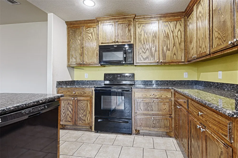 307 W Alene Drive Mabank, TX 75147