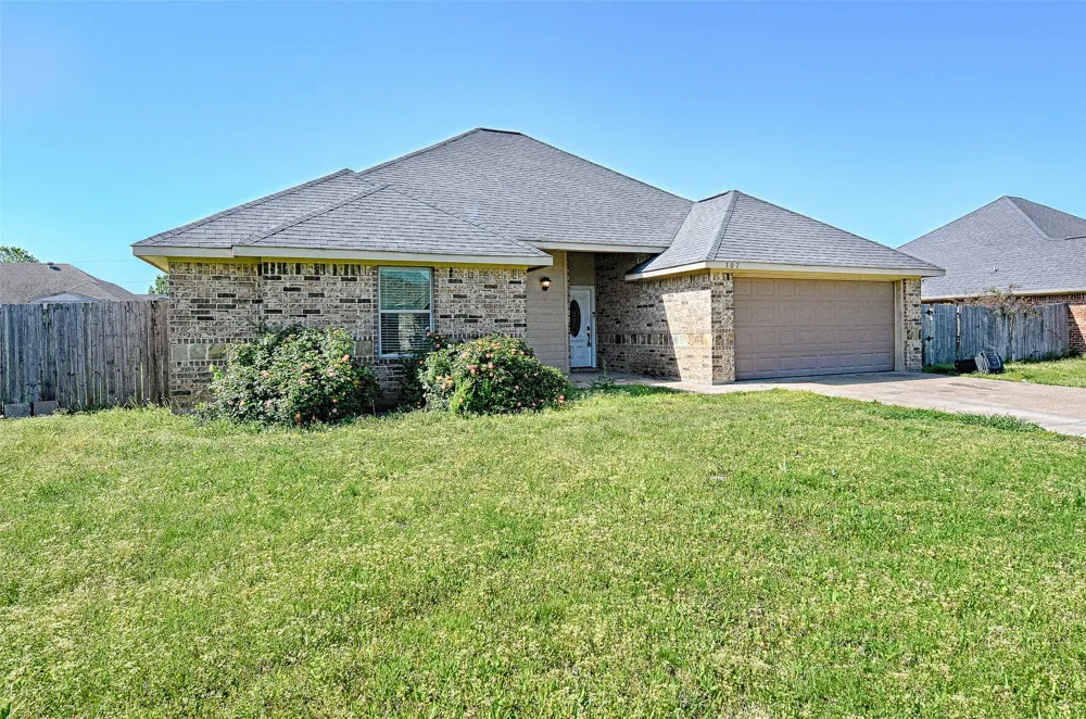 307 W Alene Drive Mabank, TX 75147