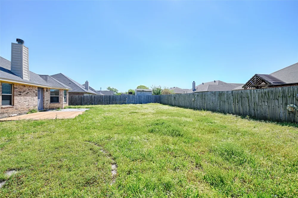 307 W Alene Drive Mabank, TX 75147