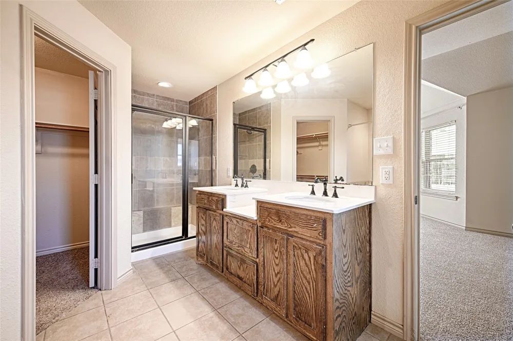 307 W Alene Drive Mabank, TX 75147
