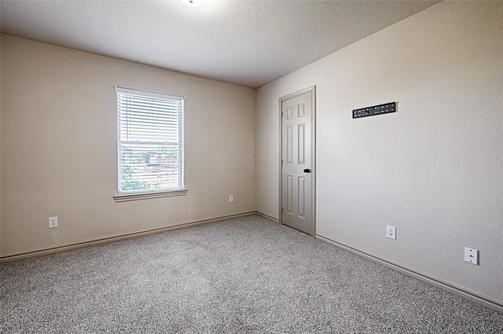 307 W Alene Drive Mabank, TX 75147