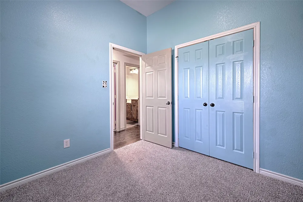 307 W Alene Drive Mabank, TX 75147