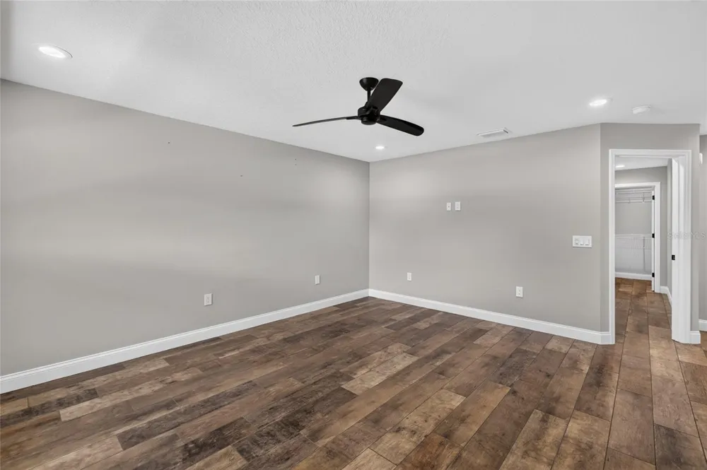 6631 THORNHILL ROAD Winter Haven, FL 33880