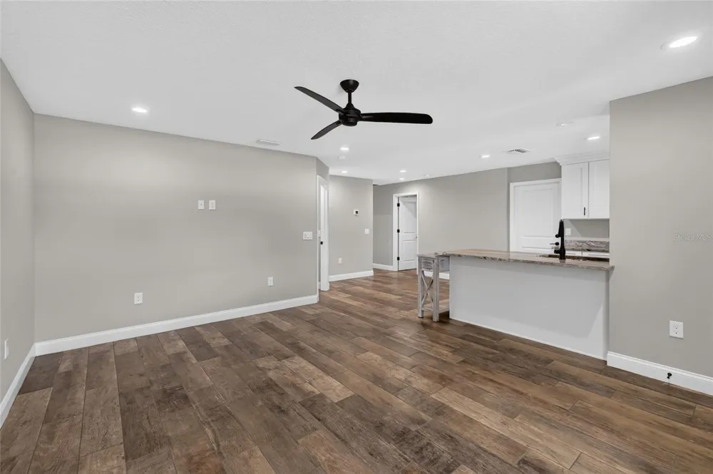 6631 THORNHILL ROAD Winter Haven, FL 33880