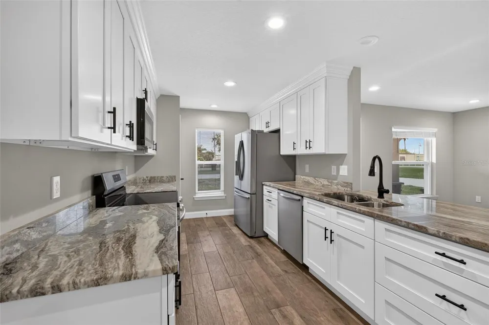 6631 THORNHILL ROAD Winter Haven, FL 33880