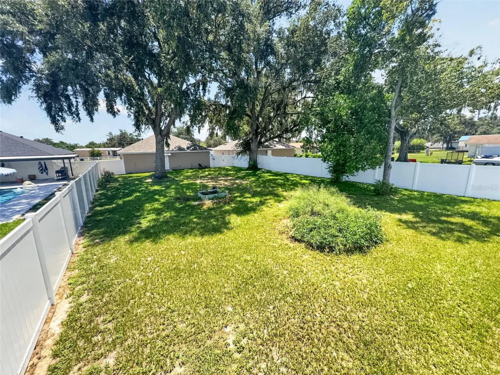 6631 THORNHILL ROAD Winter Haven, FL 33880