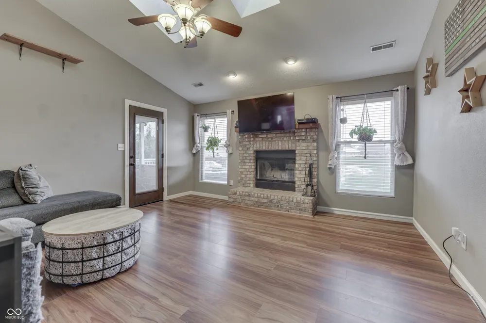 2369 Orchard Creek Drive Columbus, IN 47201