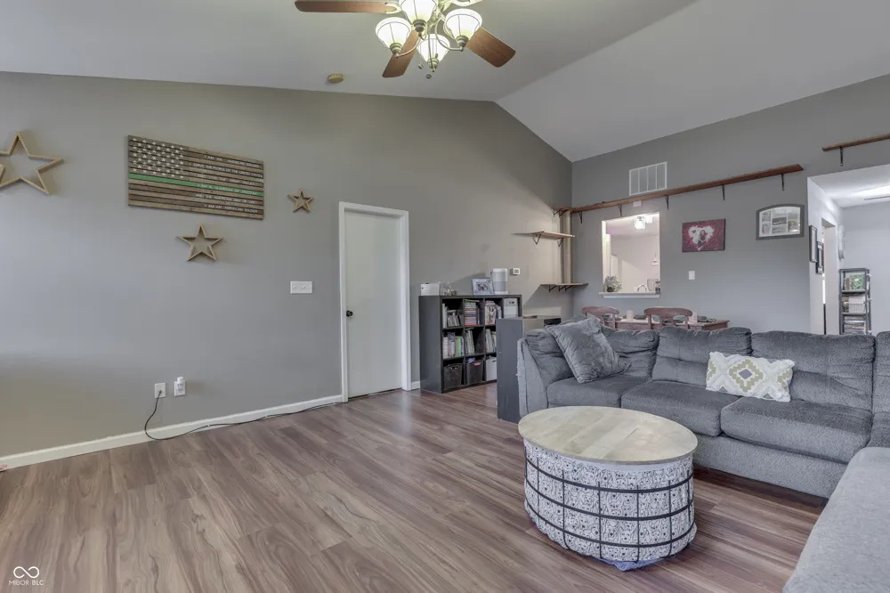 2369 Orchard Creek Drive Columbus, IN 47201