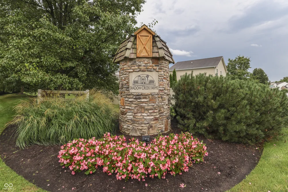 2369 Orchard Creek Drive Columbus, IN 47201