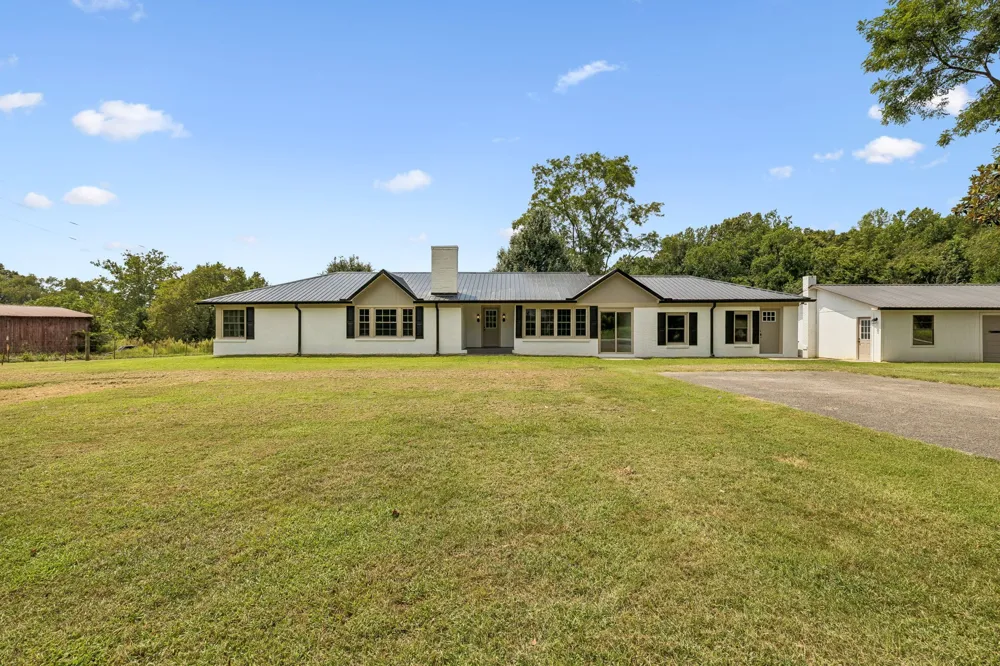 631 Bethany Rd Red Boiling Springs, TN 37150