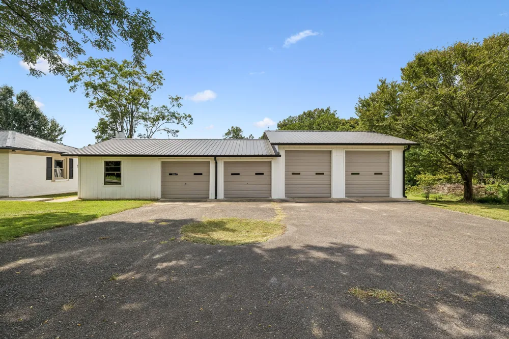 631 Bethany Rd Red Boiling Springs, TN 37150