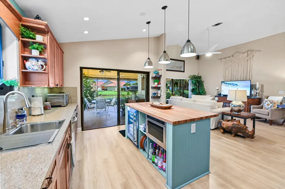 108 EXECUTIVE CIRCLE Boynton Beach, FL 33436