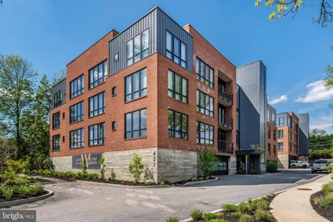 427 E LANCASTER AVENUE #1101