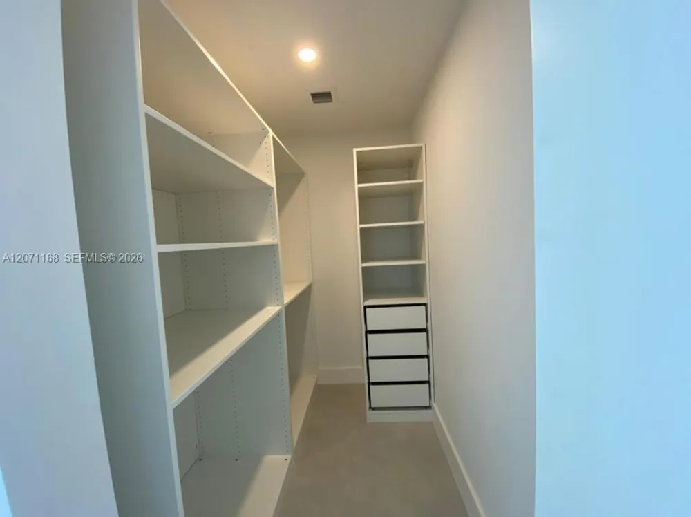 13800 Highland Dr #PH3 North Miami Beach, FL 33181