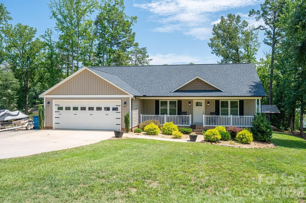 6901 Navajo Trail Sherrills Ford, NC 28673