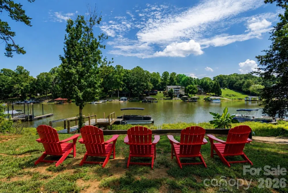 6901 Navajo Trail Sherrills Ford, NC 28673