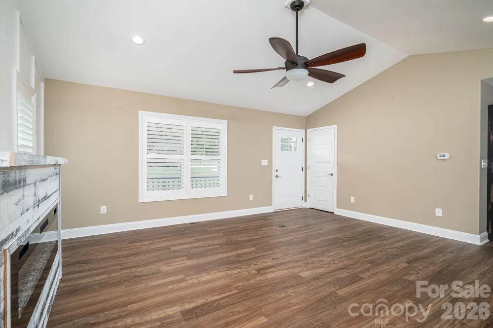 6901 Navajo Trail Sherrills Ford, NC 28673