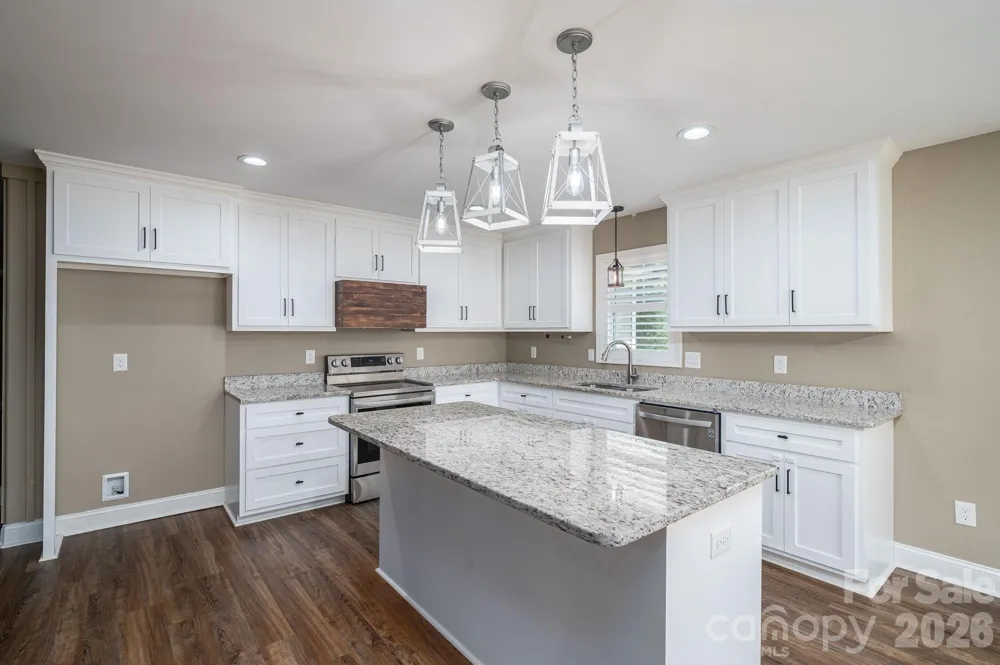 6901 Navajo Trail Sherrills Ford, NC 28673