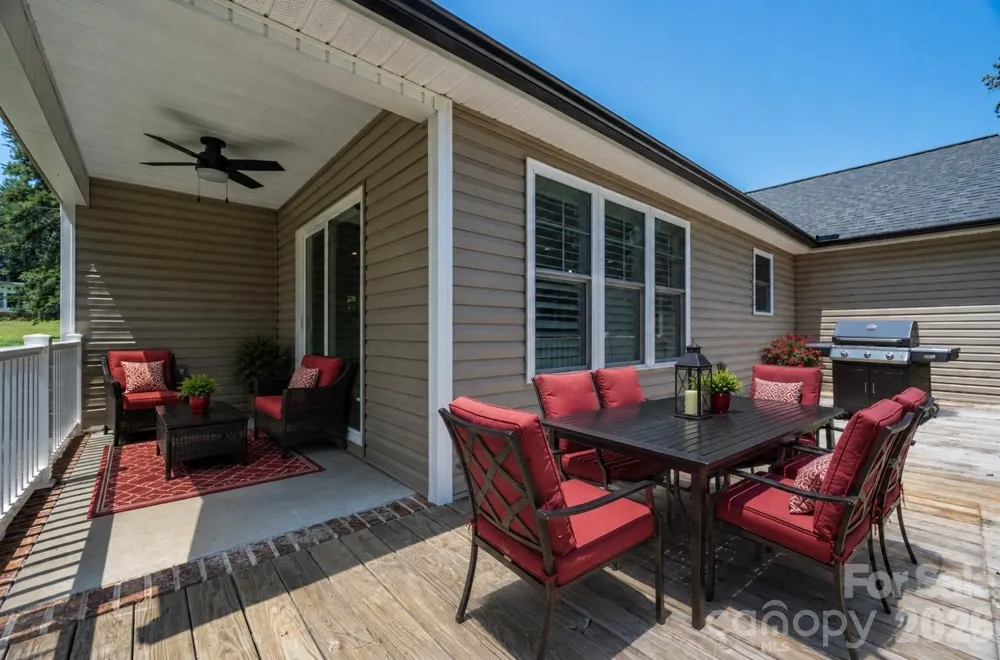 6901 Navajo Trail Sherrills Ford, NC 28673