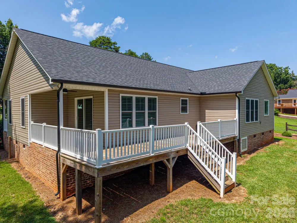6901 Navajo Trail Sherrills Ford, NC 28673