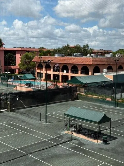 610 Tennis Club Dr #407 Fort Lauderdale, FL 33311