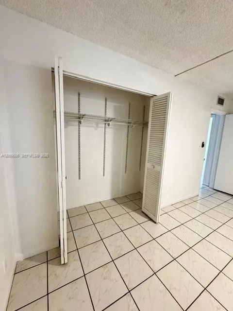 610 Tennis Club Dr #407 Fort Lauderdale, FL 33311