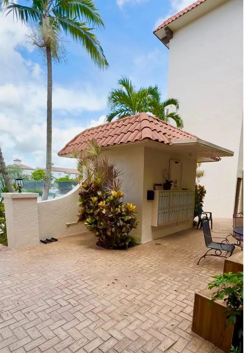 610 Tennis Club Dr #407 Fort Lauderdale, FL 33311