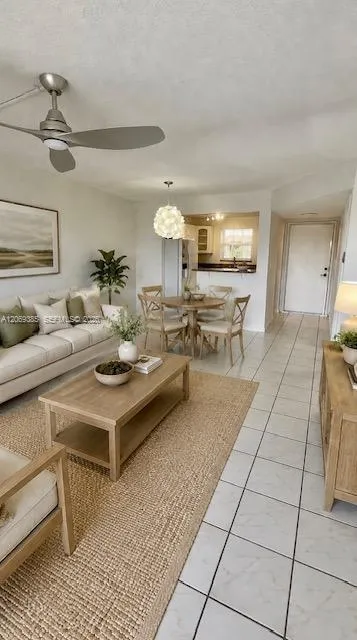 610 Tennis Club Dr #407 Fort Lauderdale, FL 33311