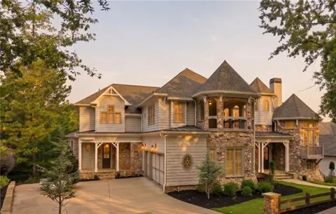 6756 Hedge Row Lane