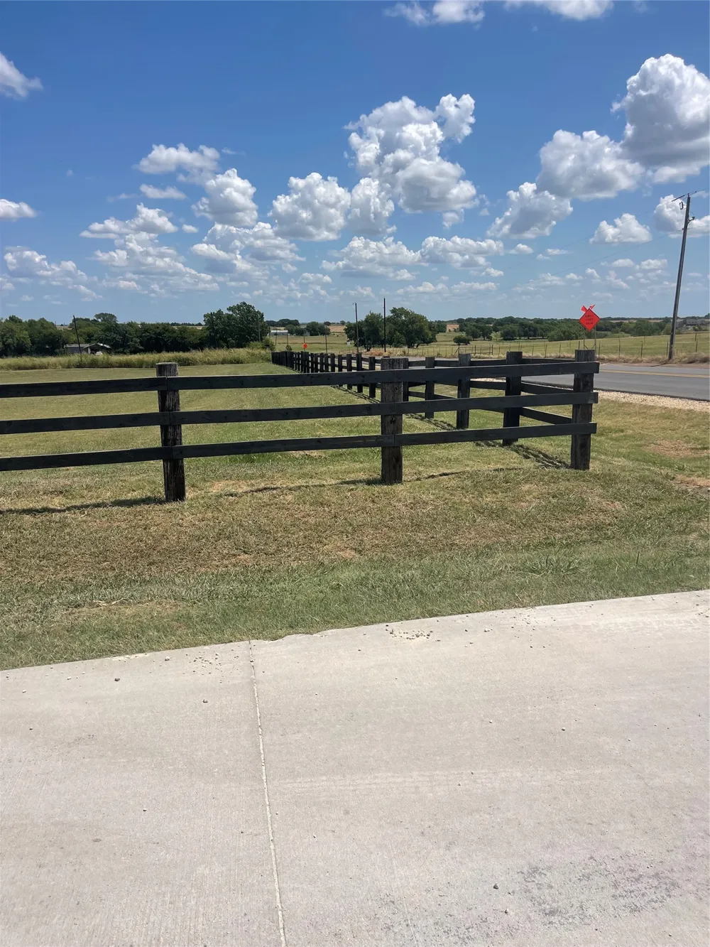 9625 Whispering Creek Terrace Grandview, TX 76050