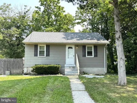 817 GRAISBURY AVENUE