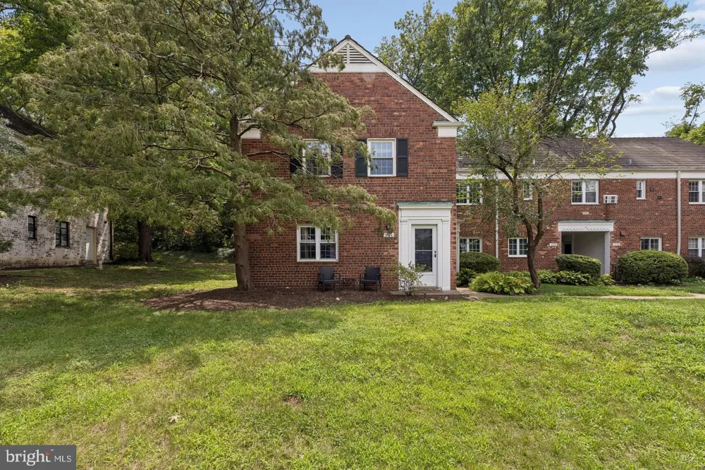 1024 VALLEY DRIVE Alexandria, VA 22302