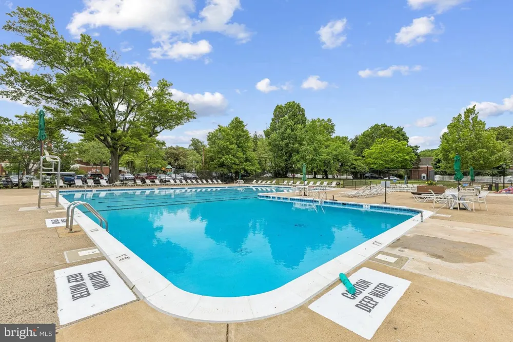 1024 VALLEY DRIVE Alexandria, VA 22302