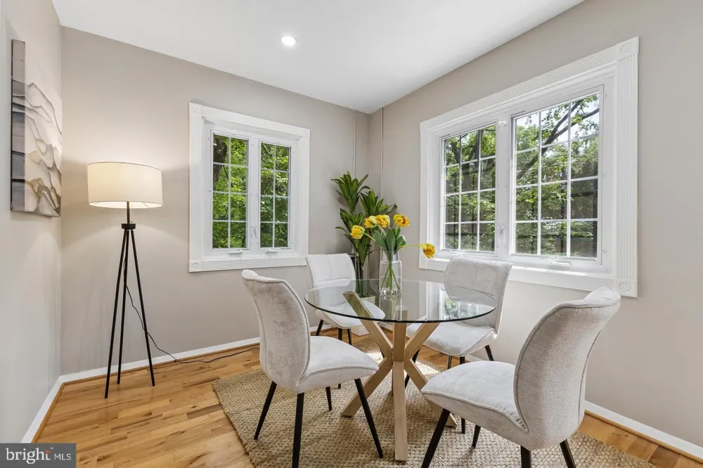 1024 VALLEY DRIVE Alexandria, VA 22302