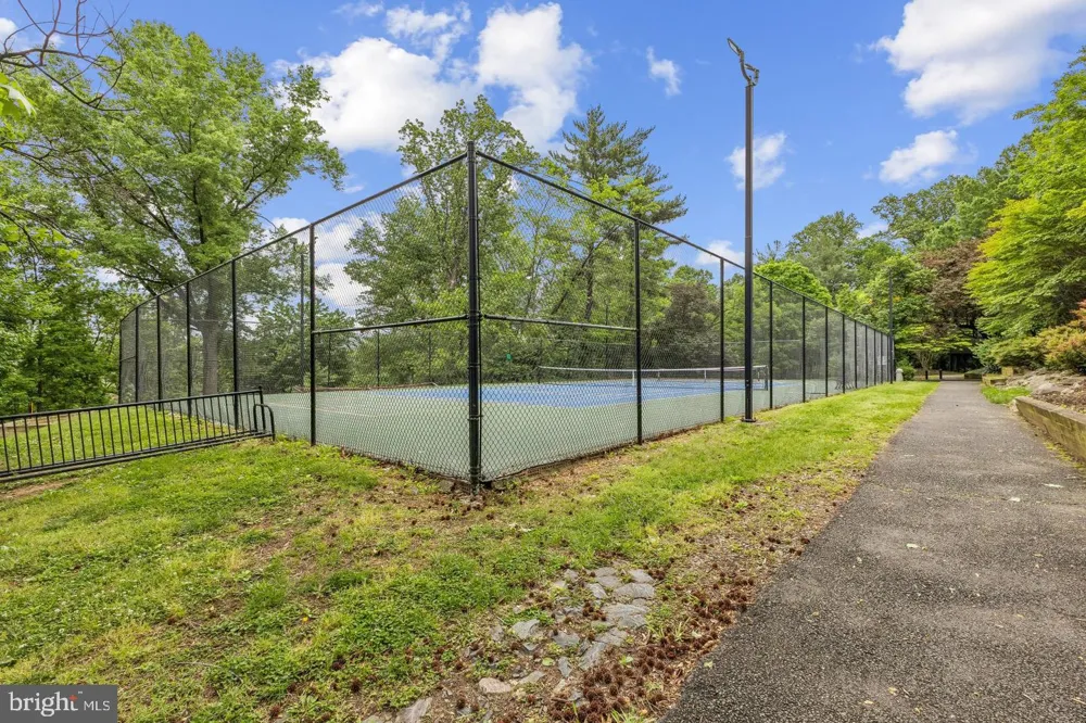 1024 VALLEY DRIVE Alexandria, VA 22302