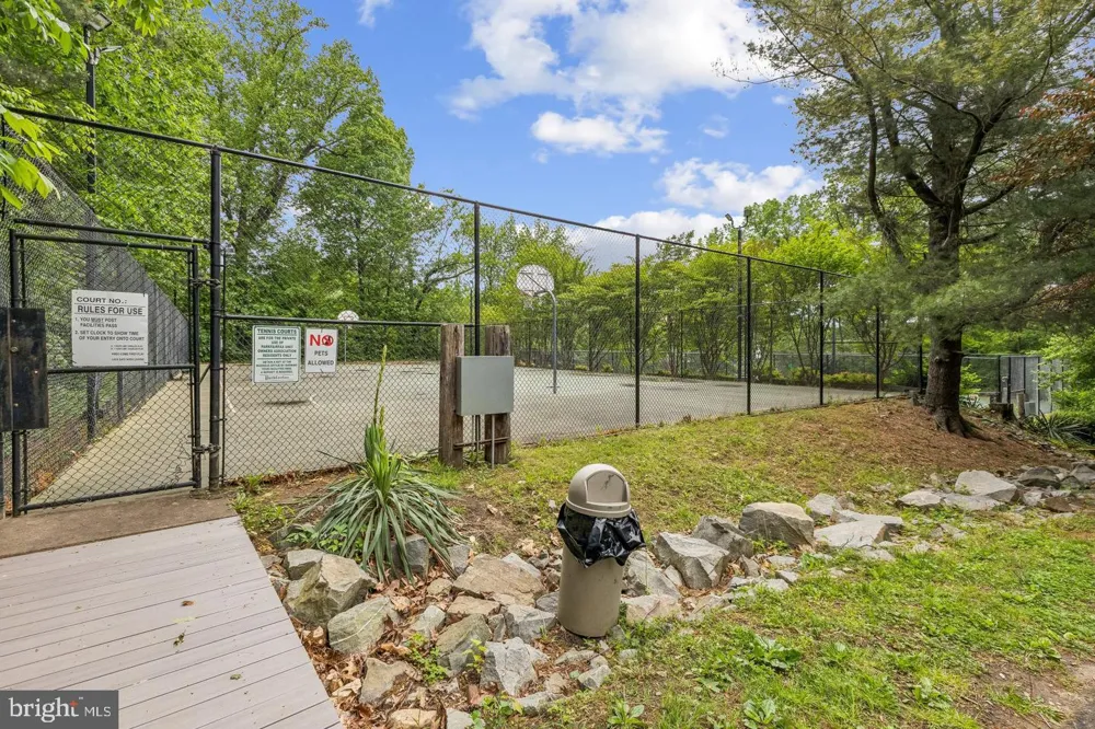 1024 VALLEY DRIVE Alexandria, VA 22302