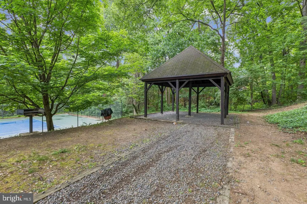 1024 VALLEY DRIVE Alexandria, VA 22302
