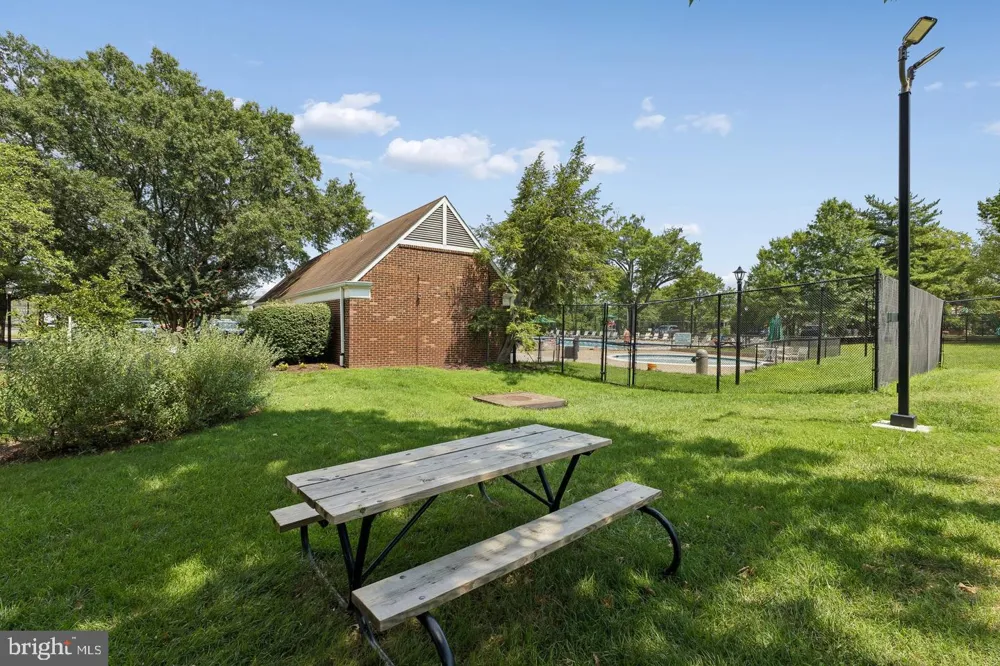 1024 VALLEY DRIVE Alexandria, VA 22302