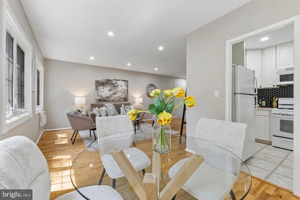 1024 VALLEY DRIVE Alexandria, VA 22302