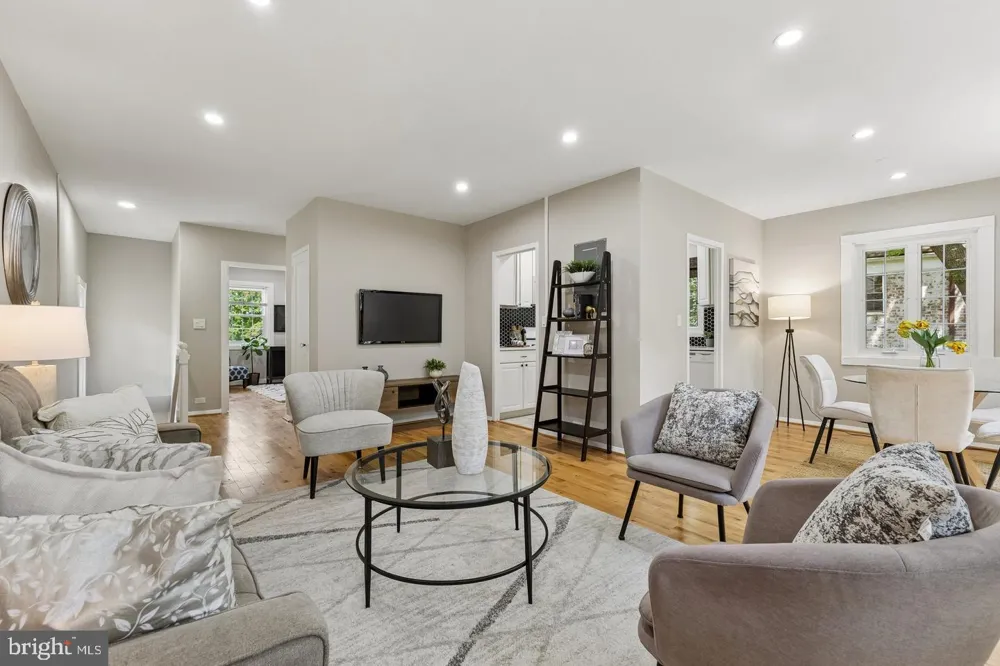 1024 VALLEY DRIVE Alexandria, VA 22302