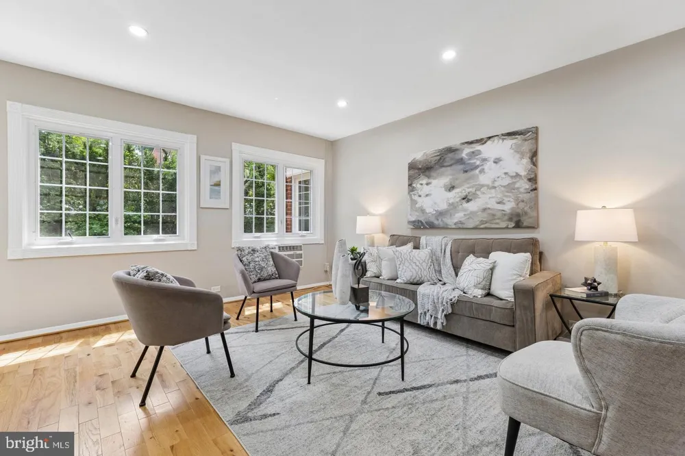 1024 VALLEY DRIVE Alexandria, VA 22302