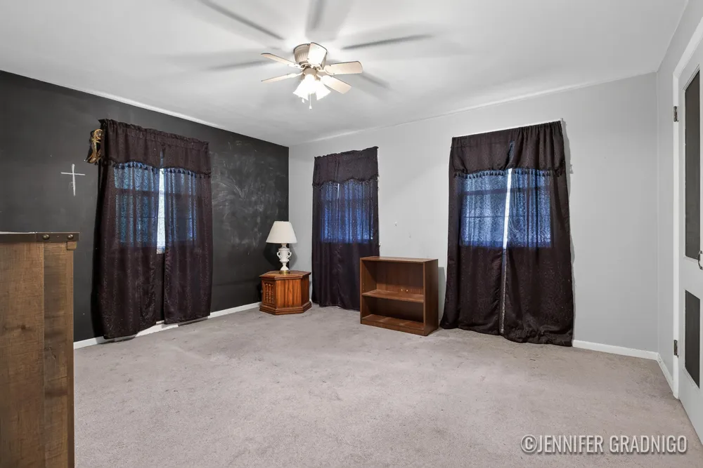 943 Grandridge Court Holland, MI 49423