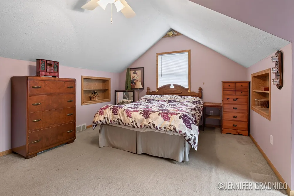 943 Grandridge Court Holland, MI 49423