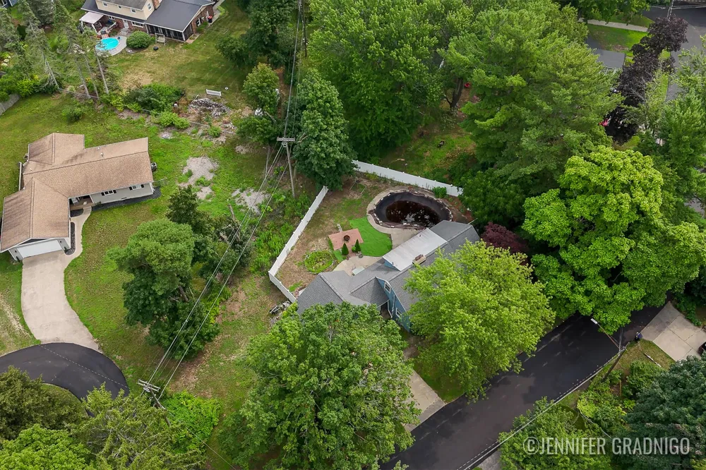 943 Grandridge Court Holland, MI 49423